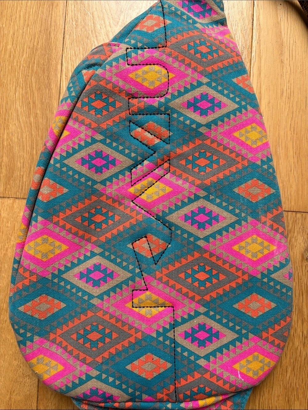 KAVU Rope Bag Geometric Print Sling Backpack - Picture 4 of 4
